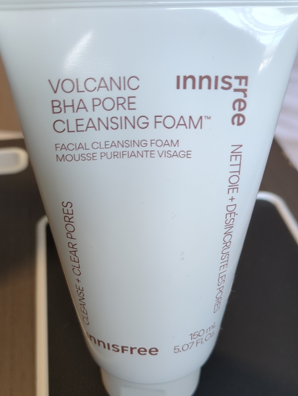 Innisfree Volcanic BHA Pore Cleansing Foam - White